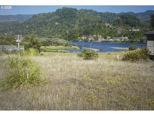 316 Hume Rd, Gold Beach, OR, 97444 | Card Image