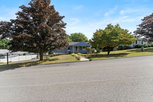 66 Tanglewood Dr, West Warwick, RI, 02893-2018 | Card Image