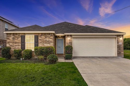 9900 Amosite Dr, Fort Worth, TX, 76131-1453 | Card Image