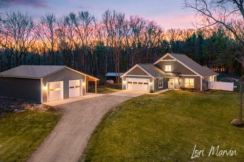 10966 Stakes Rd, Greenville, MI, 48838-9467 | Card Image