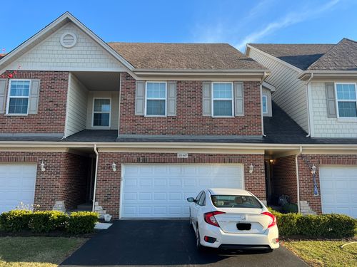 10S449 Carrington Cir, Burr Ridge, IL, 60527-6880 | Card Image