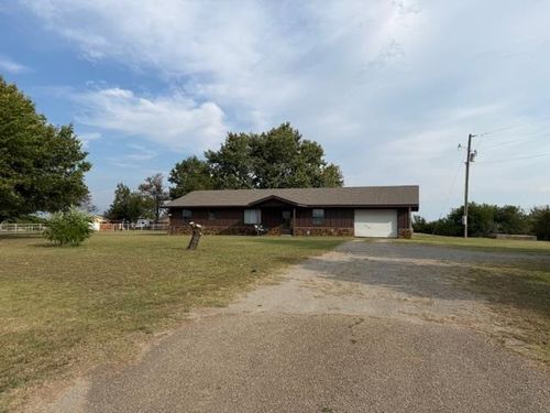1716 W 9th St, Cushing, OK, 74023-3775 | Card Image