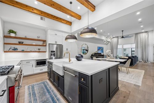 513 Memorial Heights Dr, Houston, TX, 77007-7068 | Card Image