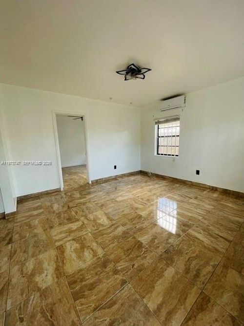 16930-16930 Ne 21st Ave, North Miami Beach, FL, 33162-3306 | Card Image