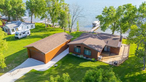 180 Ne Lake Dr, Estelline, SD, 57234-6612 | Card Image