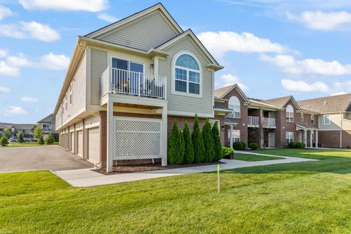 22009 Andover Dr, Macomb, MI, 48042-3813 | Card Image