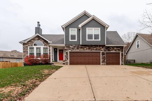 10135 N Tracy Ave, Kansas City, MO, 64155-3717 | Card Image