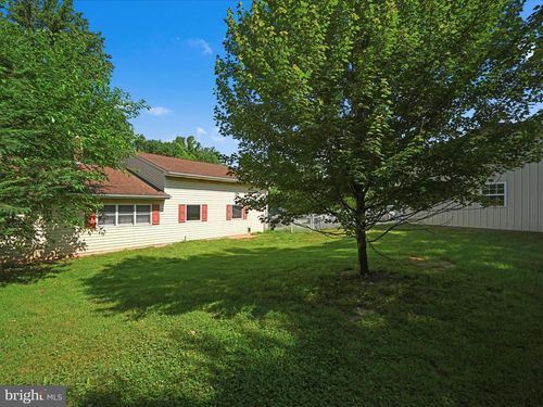 400 Smith Ln, Palmyra, PA, 17078-9120 | Card Image
