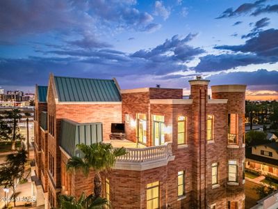 2017 N 1 St Avenue, Townhouse with 2 bedrooms, 6 bathrooms and null parking in Phoenix AZ | Image 2