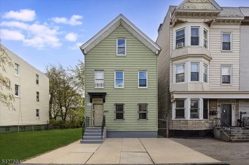 580 Hunterdon St, Newark, NJ, 07108-1914 | Card Image