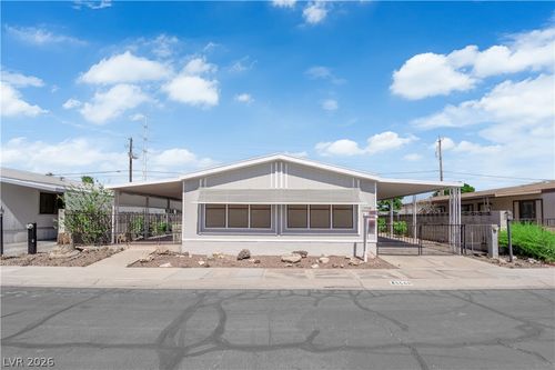 5568 Aldama Rd, Las Vegas, NV, 89122-3380 | Card Image