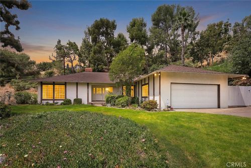 5213 Crown Avenue, La Canada Flintridge, CA, 91011 | Card Image
