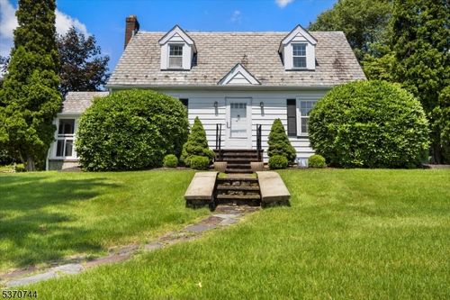 590 W Main St, Rockaway Boro, NJ, 07866-3731 | Card Image