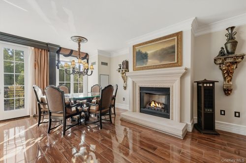 323 Trump Park, Yorktown, NY, 10588 | Card Image