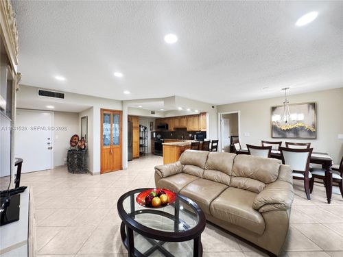 apt-533-200 Diplomat Pkwy, Hallandale Beach, FL, 33009-8720 | Card Image