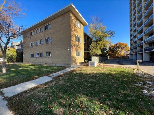 50 Gordon Ave, Kitchener, ON, N2H1N8 | Card Image