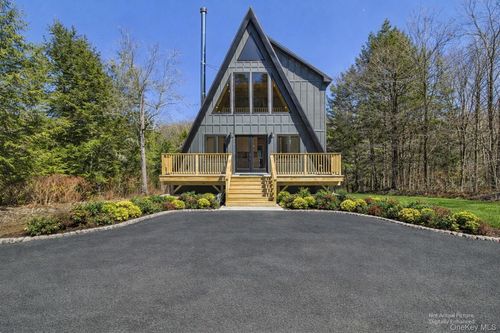 343 Dahlia Rd, Livingston Manor, NY, 12758-6904 | Card Image