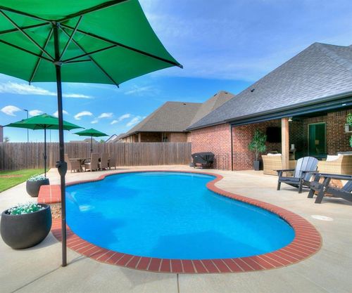 3205 Pinnacle Peak Dr, Yukon, OK, 73099-1167 | Card Image