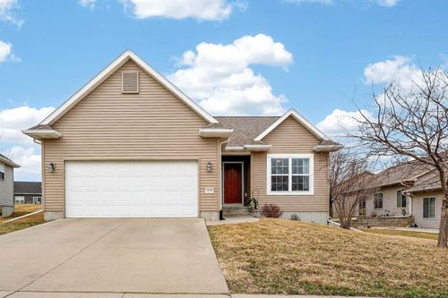 4134 Mockingbird Ln, Waterloo, IA, 50702-6104 | Card Image