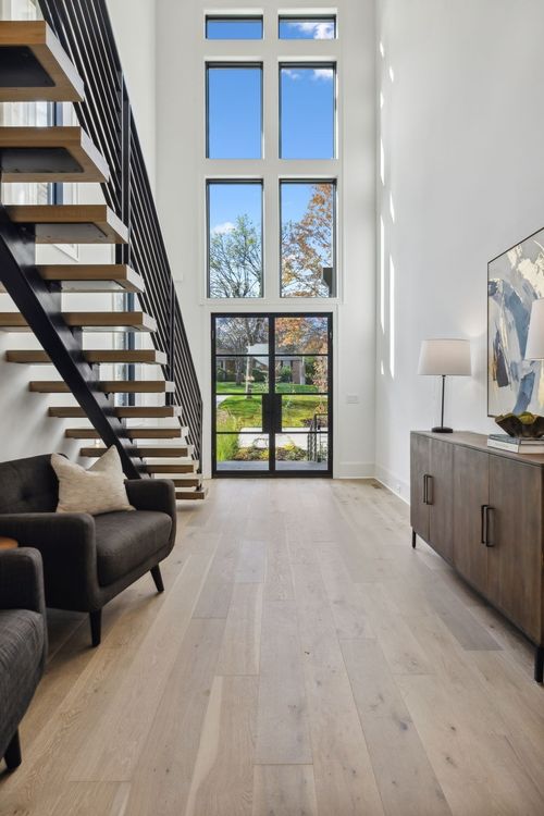 a-3916 Caylor Dr, Nashville, TN, 37215-2402 | Card Image