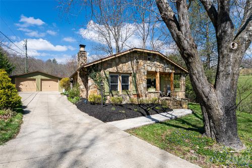 86 Rolling Hills Rd, Canton, NC, 28716-8117 | Card Image