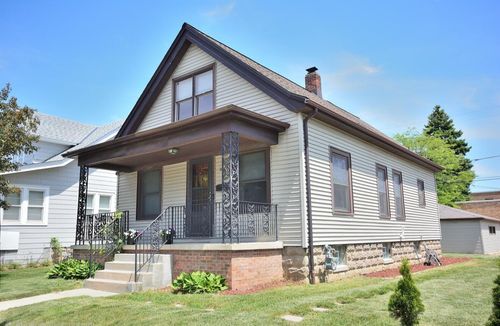 2016 S 68th St, WEST ALLIS, WI, 53219-1311 | Card Image