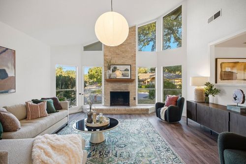 6302 Cypress Crk, Windcrest, TX, 78239-2701 | Card Image