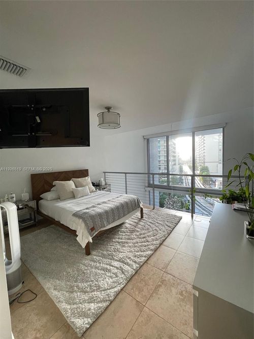 apt-410-1050 Brickell Ave, Miami, FL, 33131-3903 | Card Image