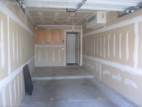 24002 Wedgewood Cir, Warren, MI, 48091-5871 | Card Image