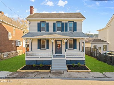 321 Franklin Street, House other with 3 bedrooms, 1 bathrooms and null parking in Hollidaysburg PA | Image 1