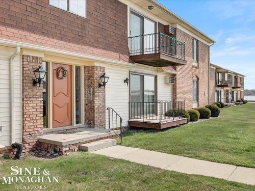1900 River B7 Road, Marysville, MI, 48040 | Card Image