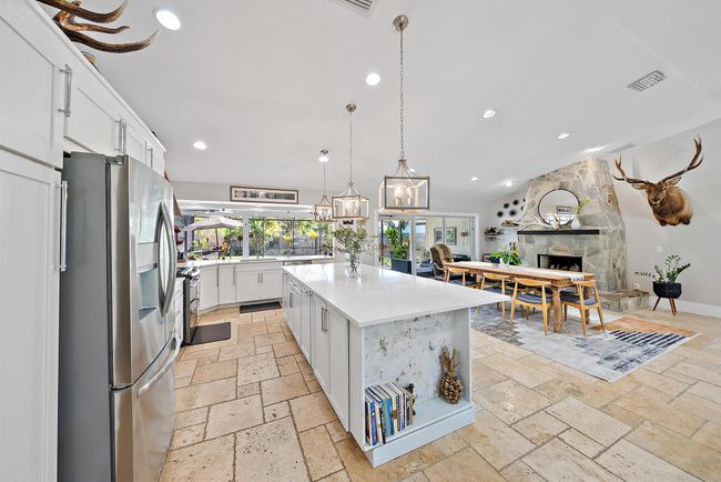 556 Sw Rustic Cir, House other with 3 bedrooms, 2 bathrooms and null parking in Stuart FL | Image 18