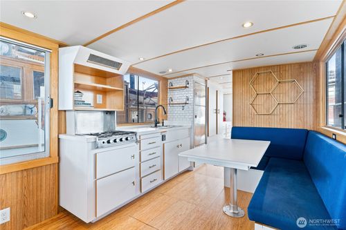 2401 N Northlake Way, Seattle, WA, 98103-9151 | Card Image