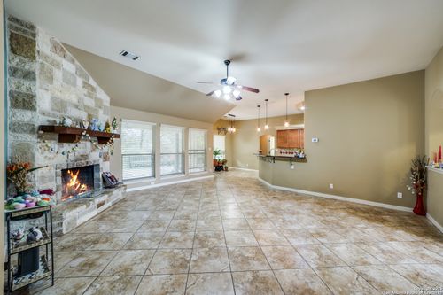 1424 Kings Ranch Rd, Bandera, TX, 78003-4128 | Card Image