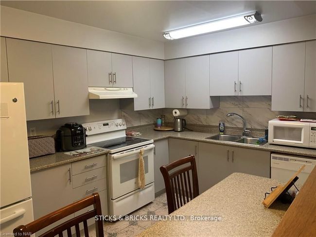 202 - 5222 Portage Rd, Condo with 2 bedrooms, 1 bathrooms and 1 parking in Niagara Falls ON | Image 6