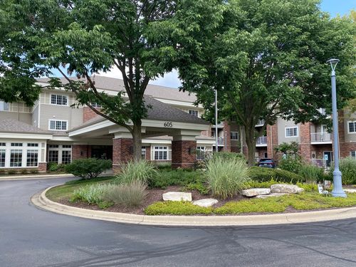apt-304-605 Barrington Ave, East Dundee, IL, 60118-1428 | Card Image