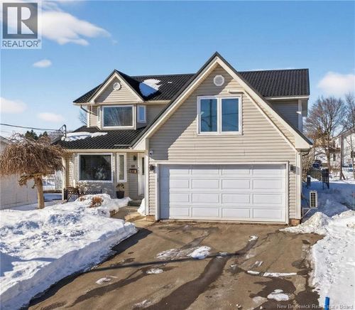 141 Gaspe St, Dieppe, NB, E1A1W4 | Card Image