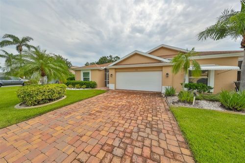 736 Mccallister Ave, SUN CITY CENTER, FL, 33573-7020 | Card Image