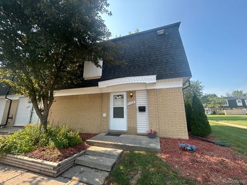41168 N Woodbury Green Dr, Van Buren Twp, MI, 48111-3028 | Card Image