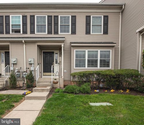 1703-1703 Briarwood Ct, PHOENIXVILLE, PA, 19460-4845 | Card Image