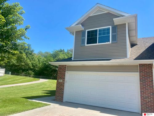 915 Carlton Cir, Lincoln, NE, 68512-2300 | Card Image