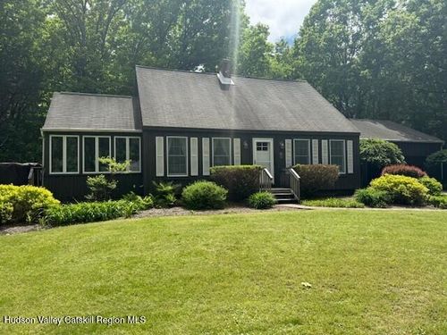 224 Fraleigh Ln, Red Hook, NY, 12571-2356 | Card Image