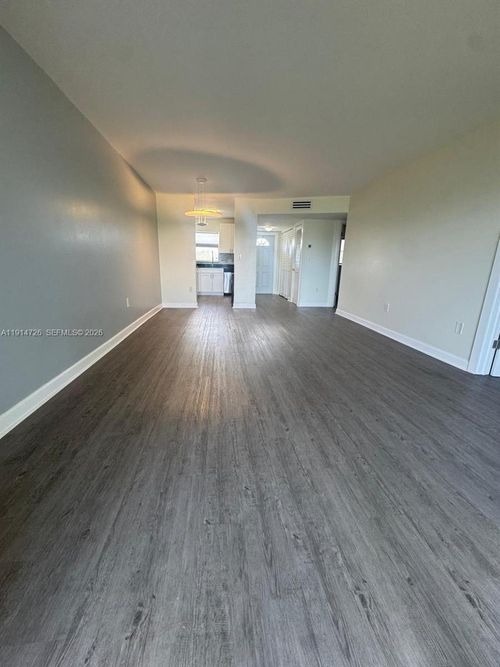 apt-303-8600 Sunrise Lakes Blvd, Sunrise, FL, 33322-1660 | Card Image