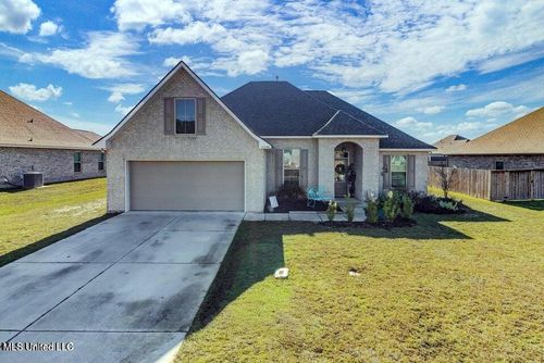 16366 Millsaps Ave, Gulfport, MS, 39503-6611 | Card Image