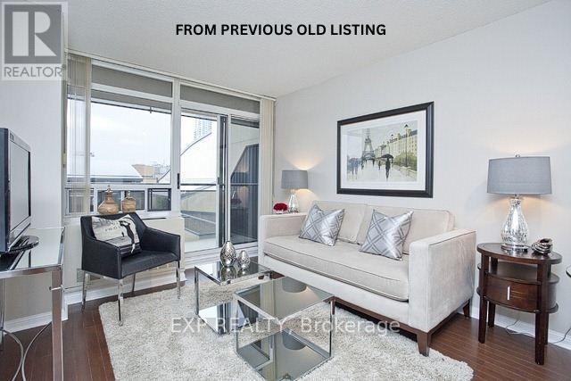 Residential in Toronto (Lansing-Westgate) 4