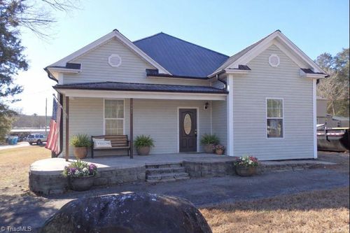 491 W Peacock Ave, Denton, NC, 27239-6557 | Card Image