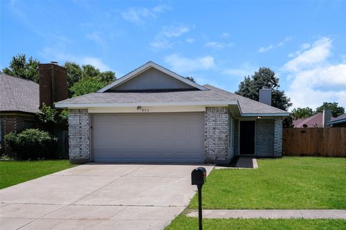 804 Melville Dr, Arlington, TX, 76015-3669 | Card Image