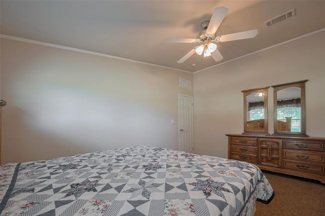 With pristine white walls that create a bright and airy atmosphere. | Image 24