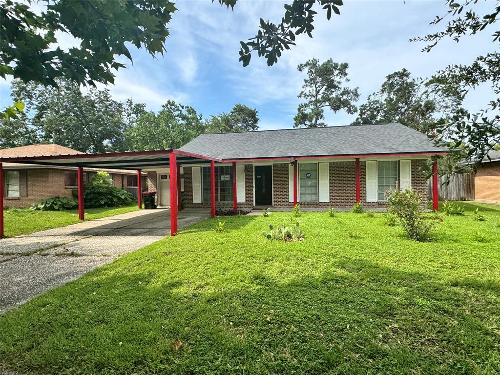 Louise St, Baytown, TX 77521