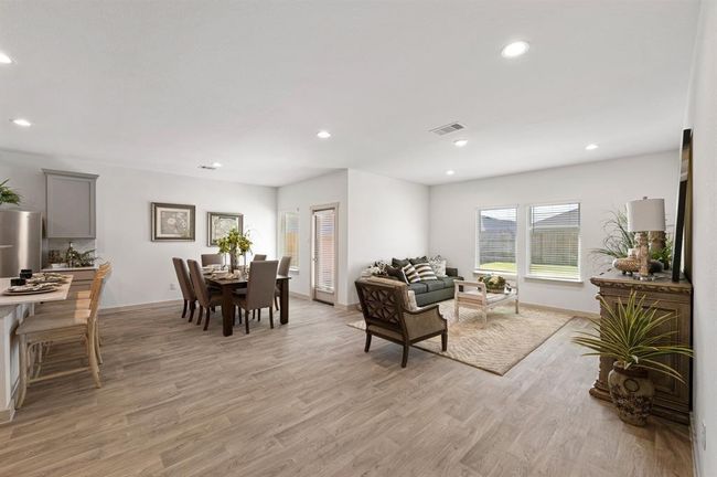 31 Desert Spring Ln, House other with 4 bedrooms, 3 bathrooms and null parking in Manvel TX | Image 7